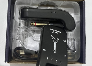 micro sans fille de guitare et violon