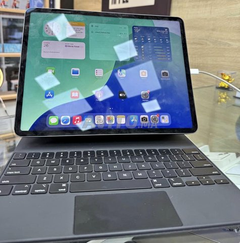 Ipad Pro 12.9’’ plus  Magic Keyboard 