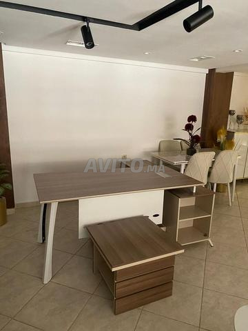 Bureau importation de luxe avec retour - 2