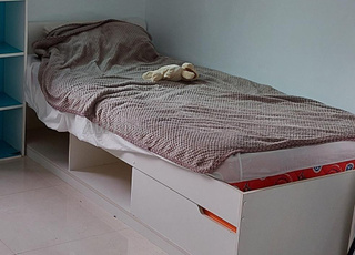 Lit enfant IKEA avec rangement - 90x190 cm