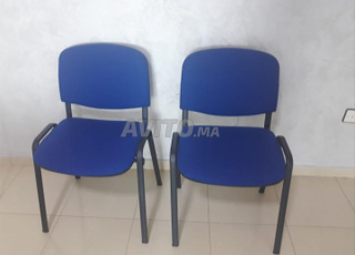 Une chaise Président et deux chaises visiteurs 
