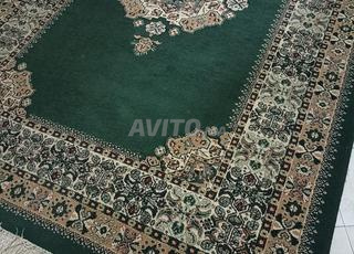 Tapis vert en bon état – 1000 DH