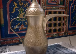 براد نحاسي تقليدي ثقيل مختوم الرضى