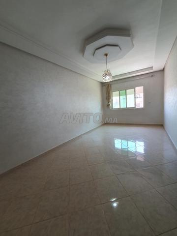 Apparemment vide myon Standing hay matar  - 2