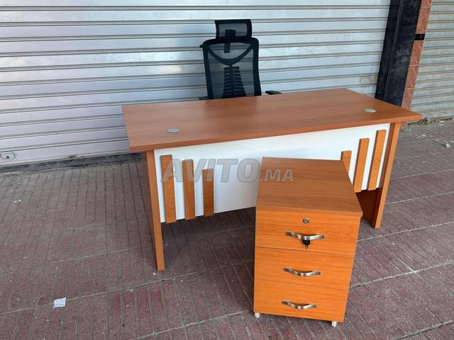 Bureau de bon qualite  - 2