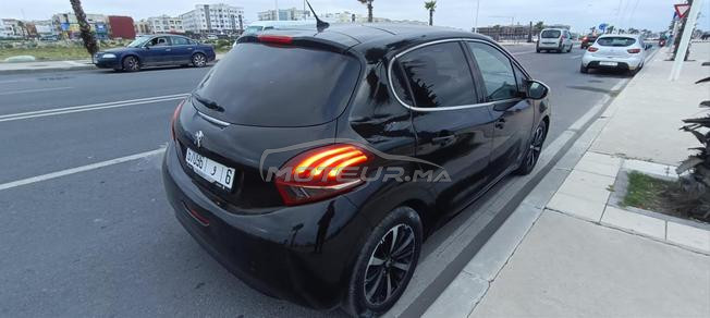 Peugeot 208 white édition 