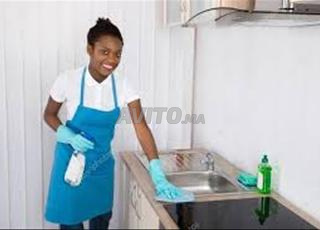 مربية / عاملة منزلية