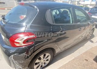 Peugeot 208 Essence Automatique 2014 à Casablanca
