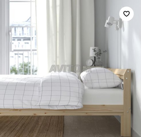 Cadre de lit et sommier IKEA (140x200 cm)