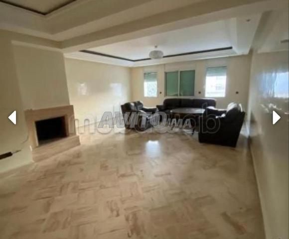 Appart 3 ch vide à louer à 2 Mars 176 m² 