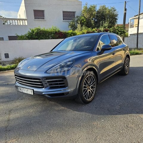 PORSCHE.cayenne. ESSENCE
