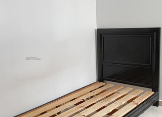 Lit en bois très bon etat