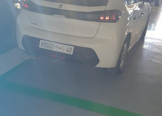 Peugeot 208 Essence Manuelle 2022 à Tanger