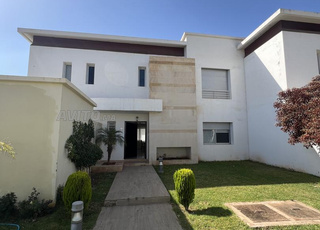 Villa  à vendre 250 m² au royal golf de fes 