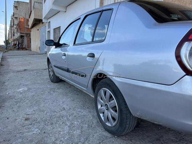 Clio propre,fiable et économique