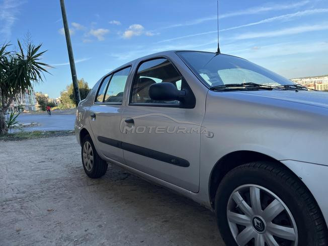 Clio propre,fiable et économique