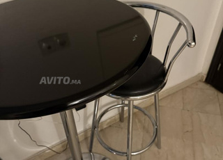 Table haute avec 2 chaises – Style bar / cuisine