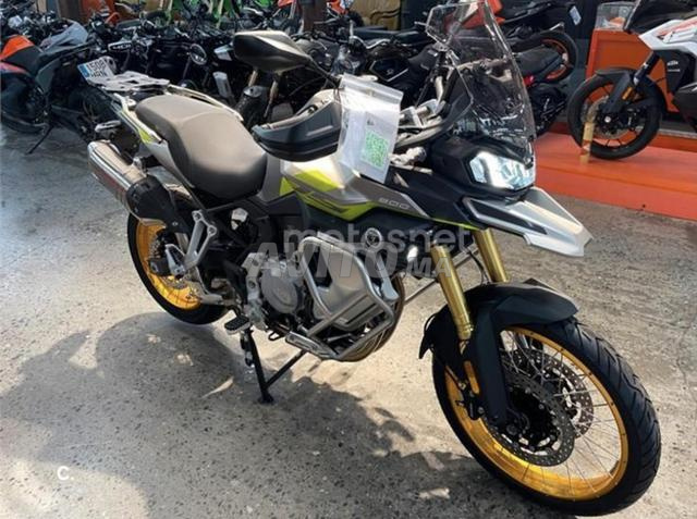 Voge 900DSX - 2