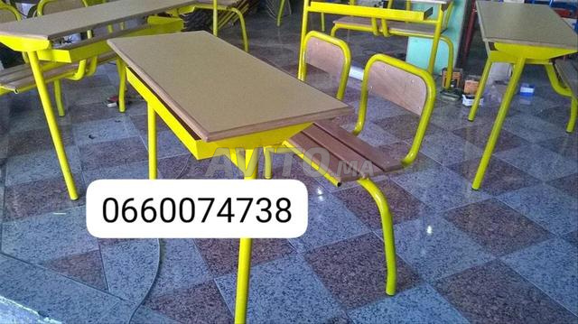 table scolaire avec casier métallique