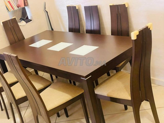 Table 8 chaises Kitea structure massive