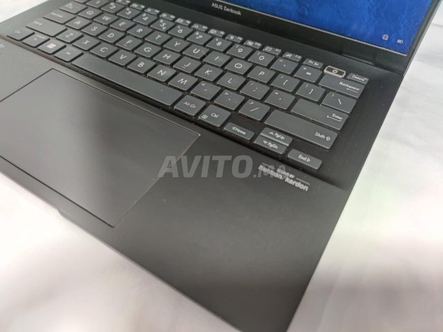 Asus ZenBook UM3402 Puissant et Élégant