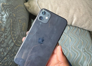 iPhone 11 normal 64gbs 84🔋