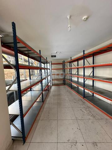 rayonnage de stock métallique 