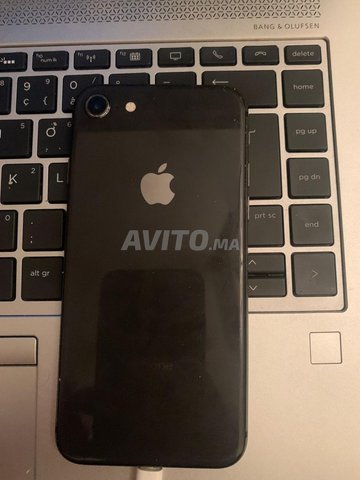 Iphone 8 normal 64 Go battery 79