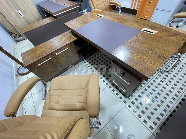 🪑مكاتب جاهزة للنجاح – اطلب الآن مع توصيل سريع