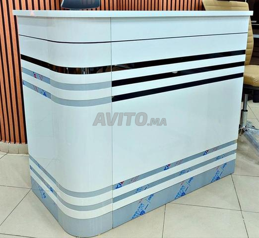 Comptoir d'accueil design pour un accueil pro