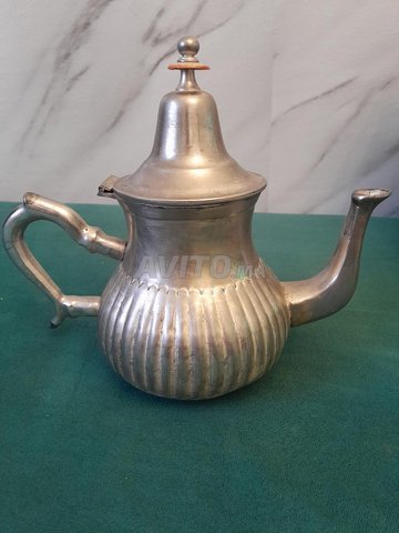 theiere ancienne en cuivre plaque argent avendre 