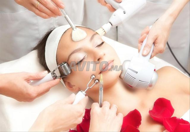 أخصائية تجميل آسيوية / تدليك / تصفيف شعر
