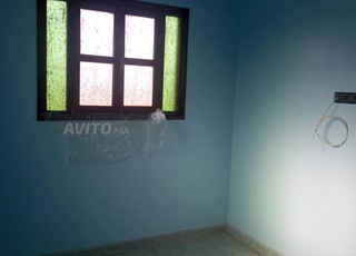 بقعة مع سكن للبيع 