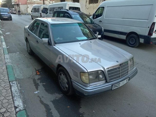 Mercedes-Benz Classe E Diesel Manuelle 1995