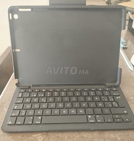 iPad keyboard case( Folio slim)