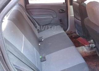 Dacia Logan Essence Manuelle 2006 à Azilal