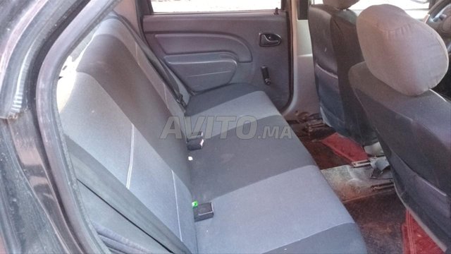 Dacia Logan Essence Manuelle 2006 à Azilal