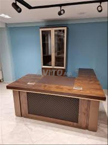 🛠️ صنع متقون، تصميم فخم… مكاتب خشبية ما كتبدلش