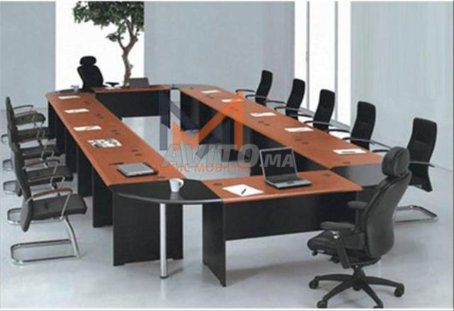 TABLES DE REUNIONS اثات مكتبي DE  A TANGGER