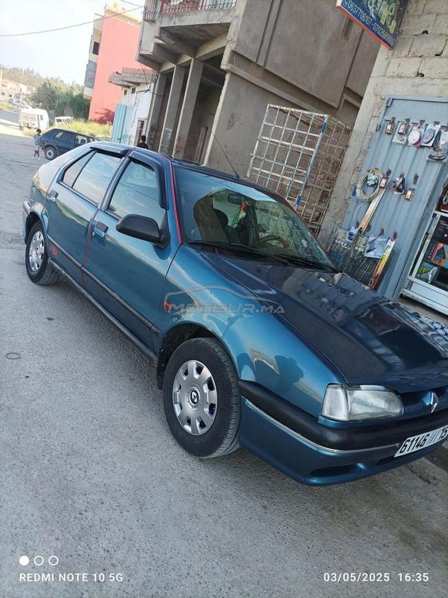 سيارة رونو 19 