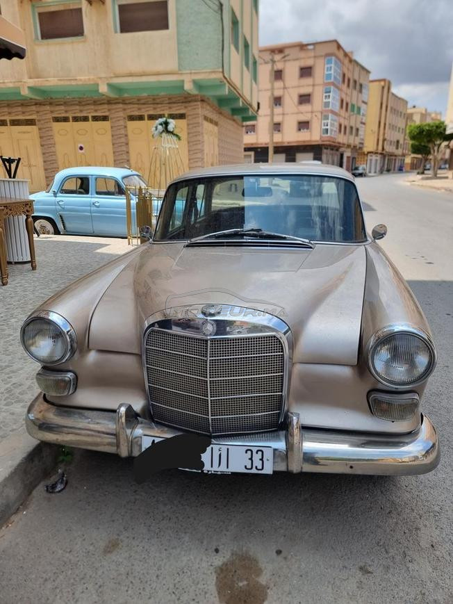 Mercedes-Benz 200 Diesel Manuelle 1980 à Nador