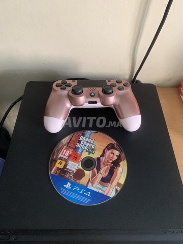 PlayStation 4 slim 1 To b manette ou CD gta 5 