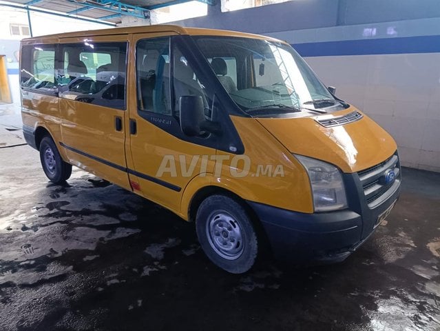 Ford Transit 9 places 2008 à Fès