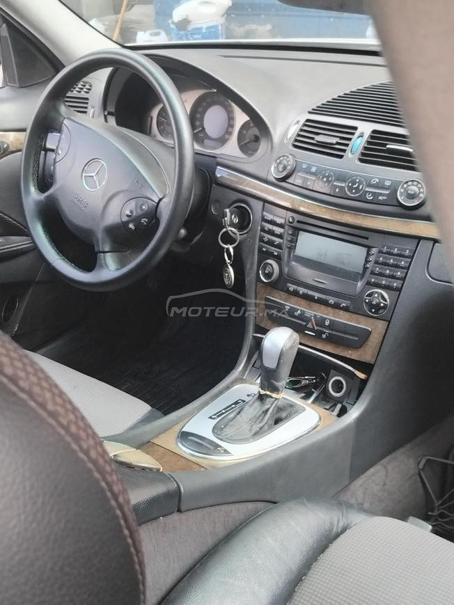 Mercedes 220 e class