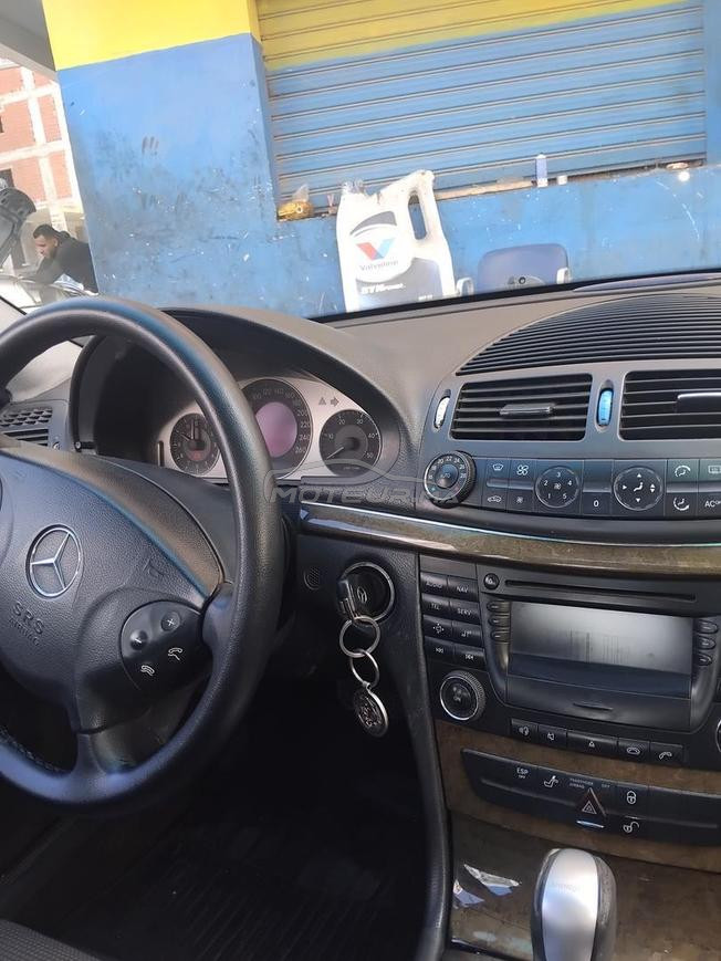 Mercedes 220 e class