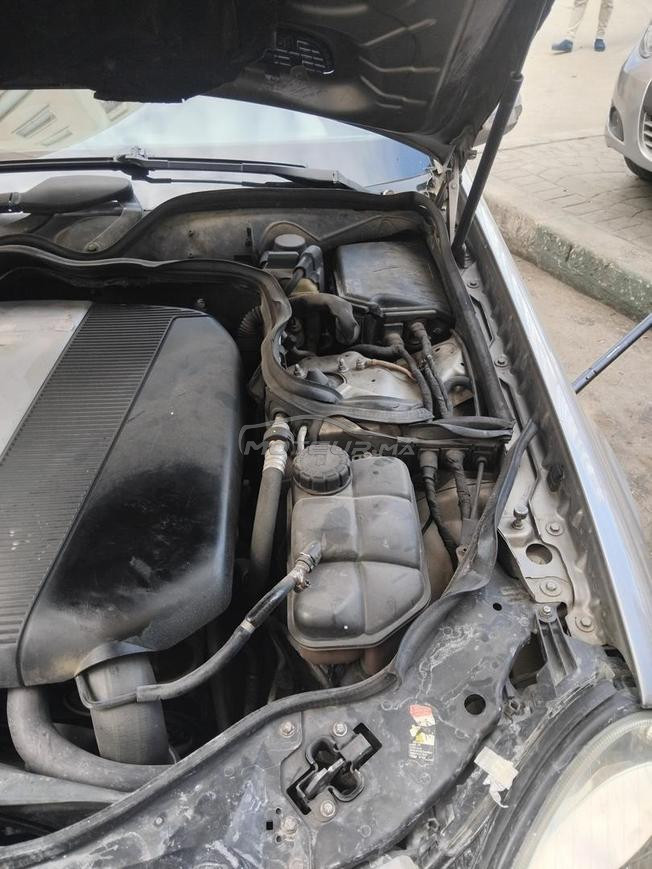 Mercedes 220 e class