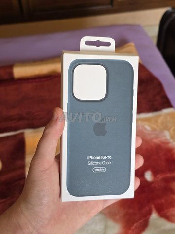 Silicone Case Original (iPhone 16 Pro)