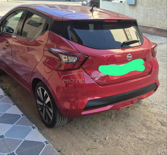 ventre d une très belle voiture 