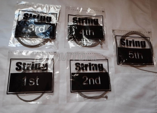 Les Cordes - 5 Bass Guitar Strings - Silver