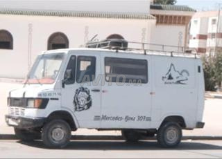 سيارة للبيع مرسيدس 307 